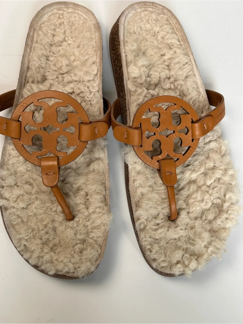 Tory Burch Miller Shearling Footbed Leather Thong Sandals Tan Size 10.5